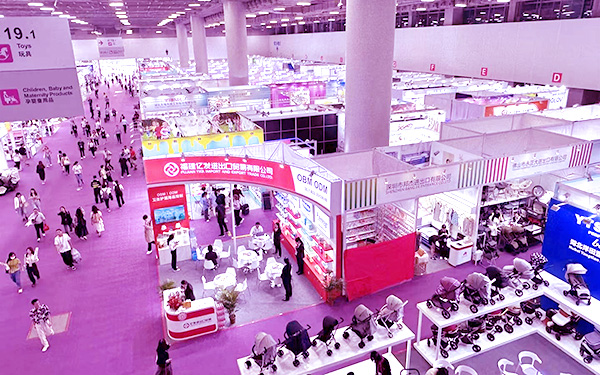 如何確保深圳展位設計圖上的顏色與品牌色相同？