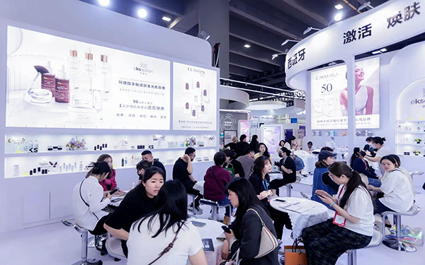 在高交會展臺布置中,如何構思展位的多場景設計?